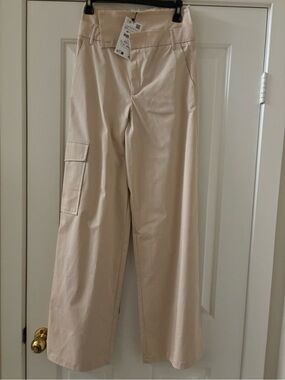 Zara NWT High-Waisted Cargo Pants in Light Beige, XS(28"waist)